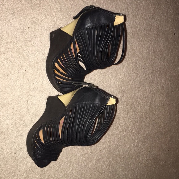 Shoes - Picture 3 of 5